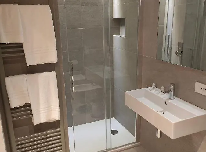 Baschera Szálloda 2*